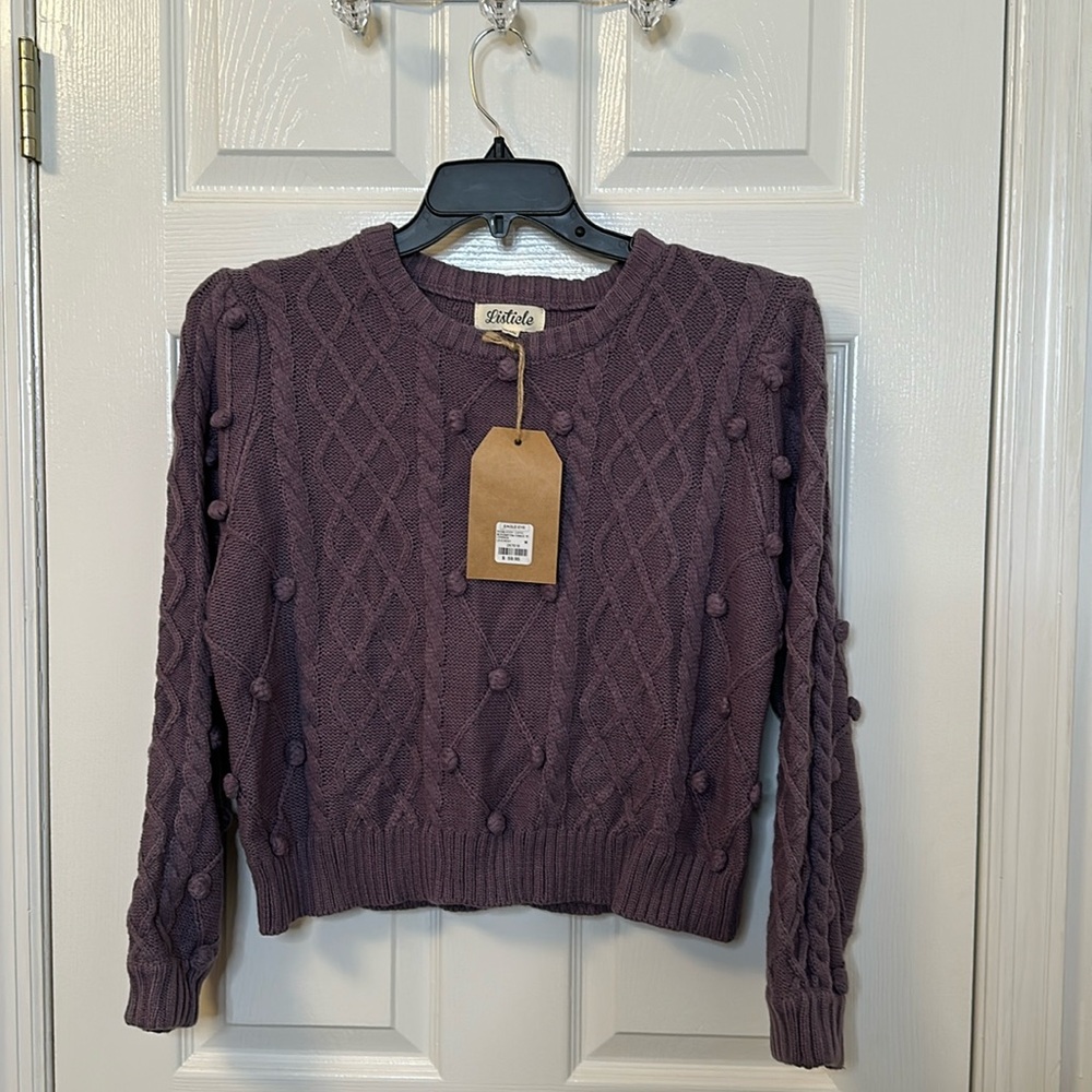 Listicle Sz M Sweater NWT